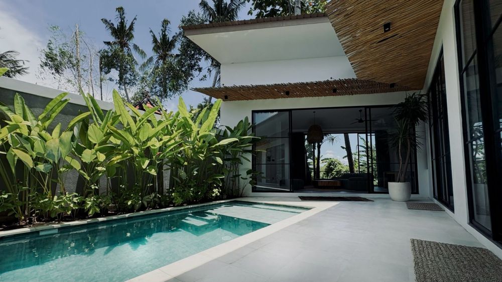 4 Bedroom Tropical Villa in Tanah Lot — photo 1