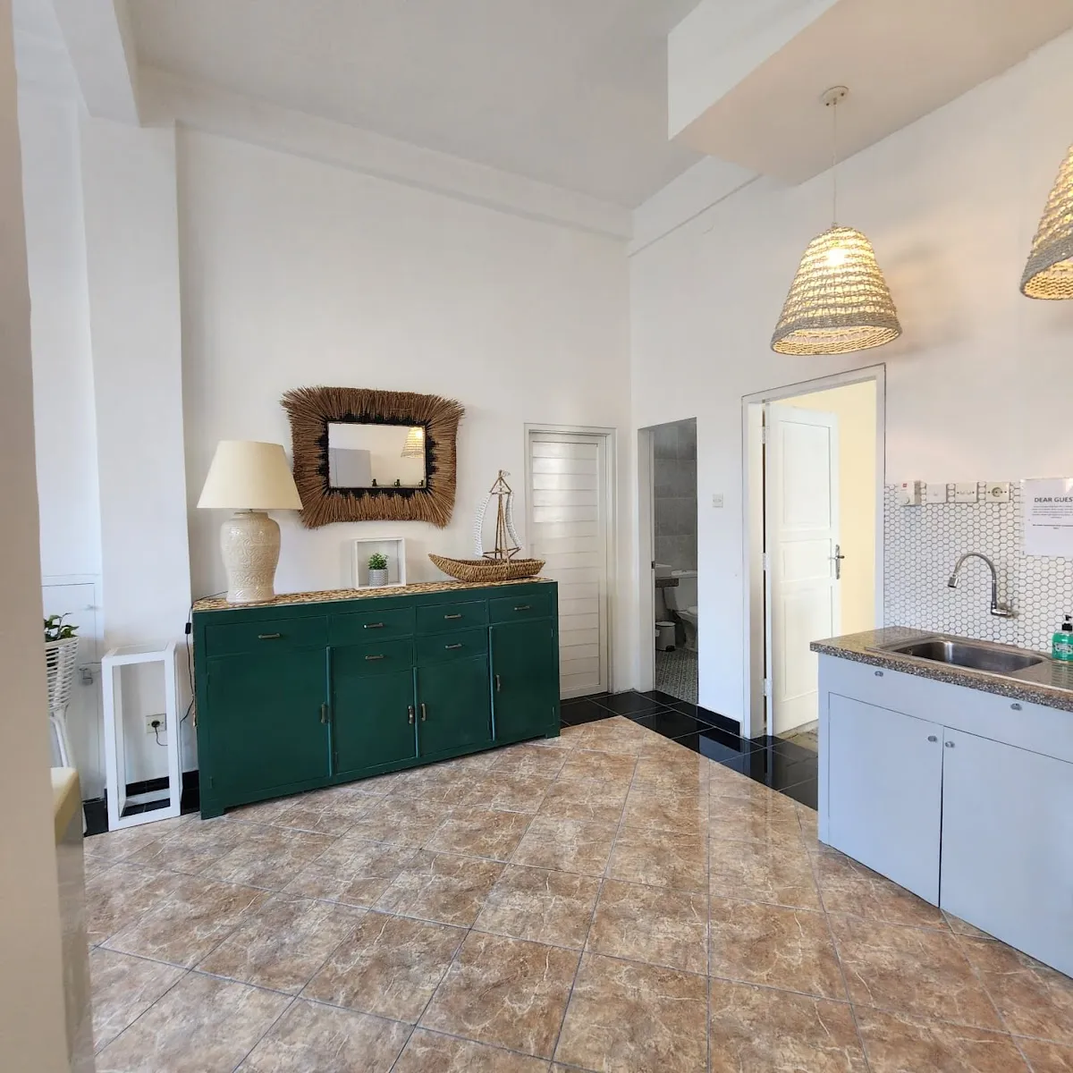 ML5 - Sunlit Apartment Tibubeneng — photo 2