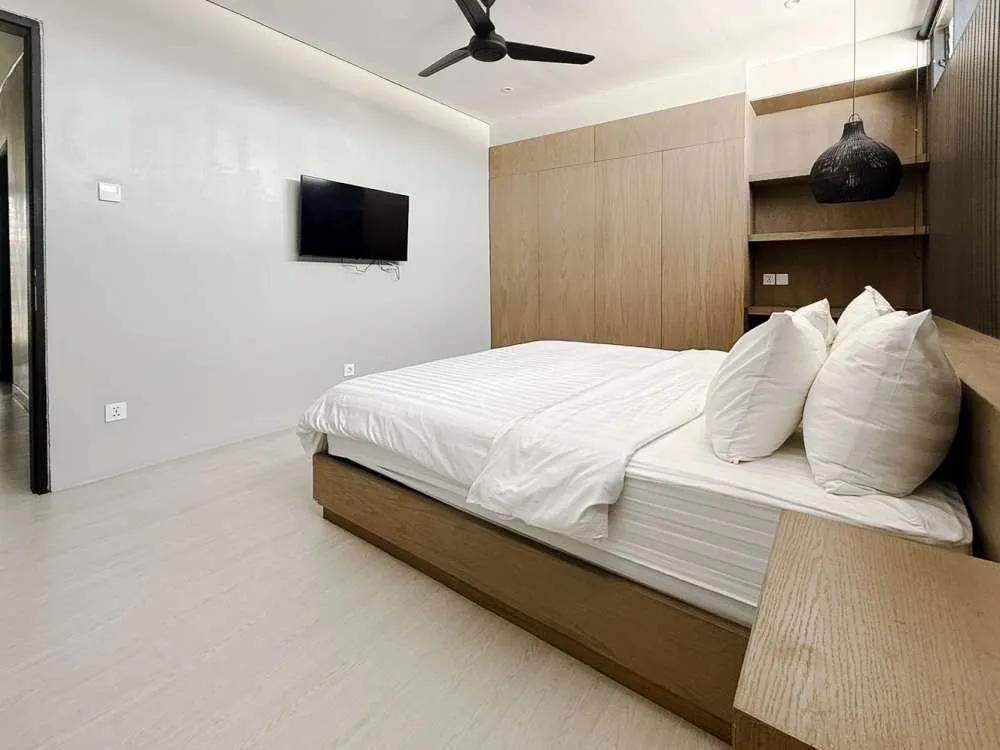 ML2 - 2 BD Arena Apartment — photo 1